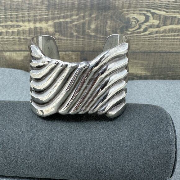 Mexico Taxco Sterling Silver Fluted Wavy Cuff Bracelet 69 grams - Picture 1 of 8